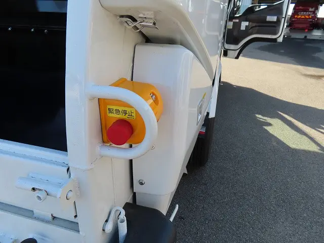 三菱 キャンター 2RG-FEAV0(2WD)の写真39