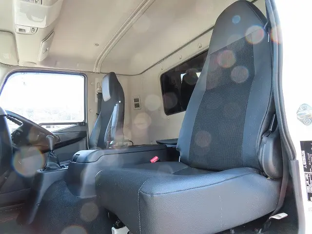 三菱 ファイター 2KG-FK65F(2WD)の写真8