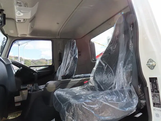 三菱 ファイター 2KG-FK62F(2WD)の写真10