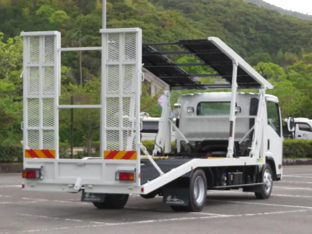 いすゞ エルフ 2RG-NPR88YN(2WD)の写真3