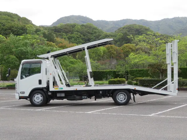 いすゞ エルフ 2RG-NPR88YN(2WD)の写真4