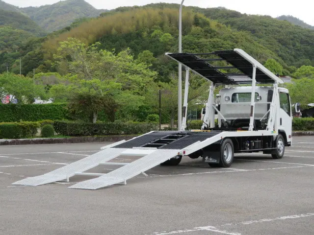 いすゞ エルフ 2RG-NPR88YN(2WD)の写真7