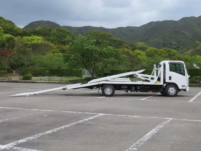 いすゞ エルフ 2RG-NPR88YN(2WD)の写真8