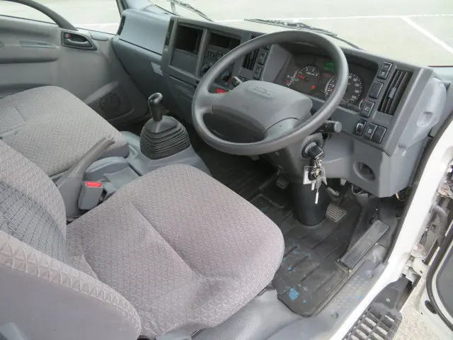 いすゞ エルフ 2RG-NPR88YN(2WD)の写真9