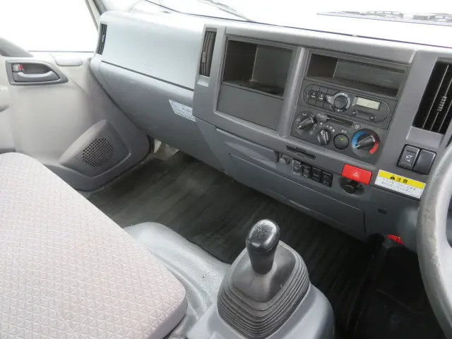 いすゞ エルフ 2RG-NPR88YN(2WD)の写真15