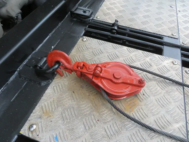 いすゞ エルフ 2RG-NPR88YN(2WD)の写真21