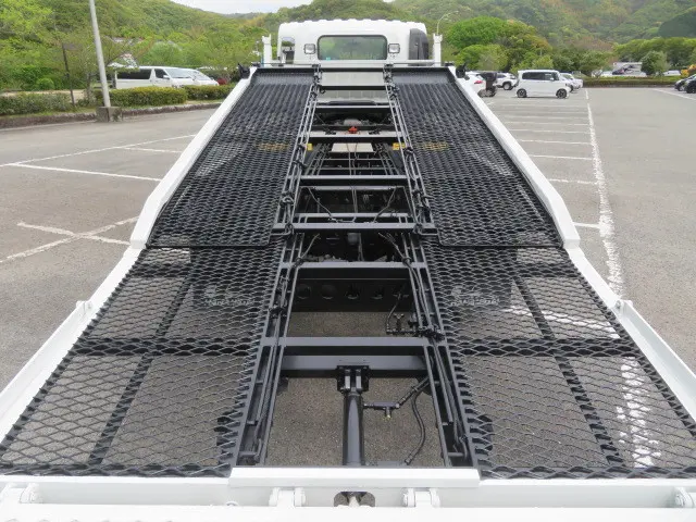 いすゞ エルフ 2RG-NPR88YN(2WD)の写真25