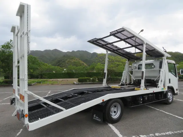いすゞ エルフ 2RG-NPR88YN(2WD)の写真30
