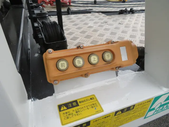 いすゞ エルフ 2RG-NPR88YN(2WD)の写真36