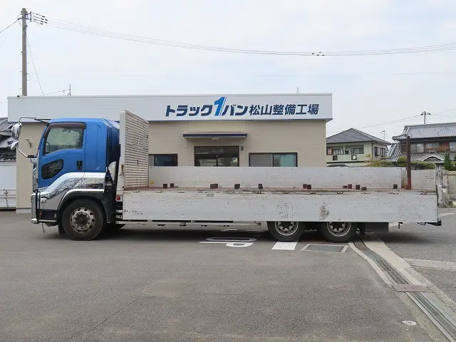 いすゞ ギガ QKG-CYZ77BJ(6x4)の写真7