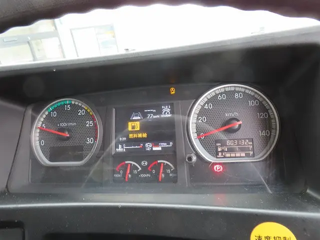 いすゞ ギガ QKG-CYZ77BJ(6x4)の写真10