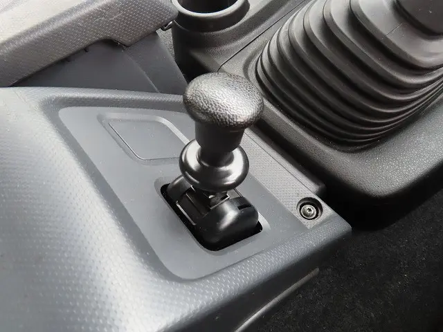 いすゞ ギガ QKG-CYZ77BJ(6x4)の写真19