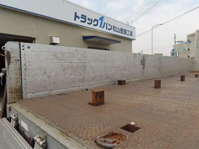 いすゞ ギガ QKG-CYZ77BJ(6x4)の写真26