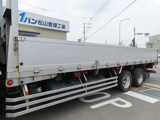 いすゞ ギガ QKG-CYZ77BJ(6x4)の写真31