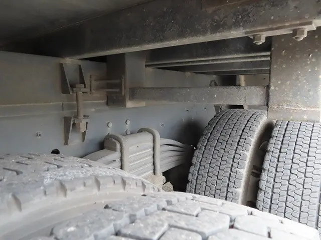 いすゞ ギガ QKG-CYZ77BJ(6x4)の写真45