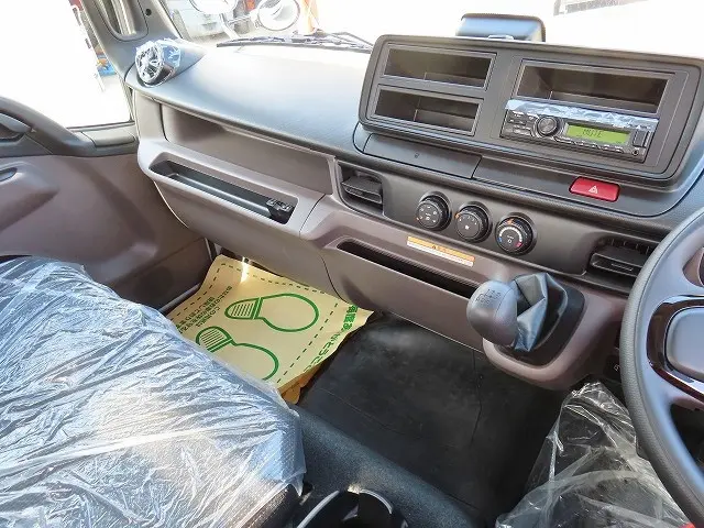 三菱 キャンター 2PG-FEB80(2WD)の写真13