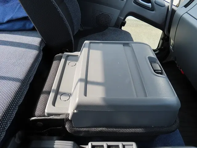 いすゞ フォワード TKG-FRR90S2(2WD)の写真13