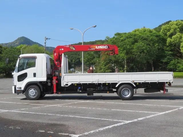 いすゞ フォワード 2RG-FRR90S2(2WD)の写真4