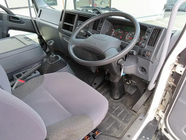 いすゞ フォワード 2RG-FRR90S2(2WD)の写真11