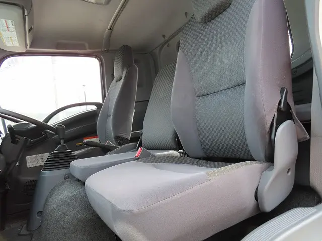 いすゞ フォワード 2RG-FRR90S2(2WD)の写真12