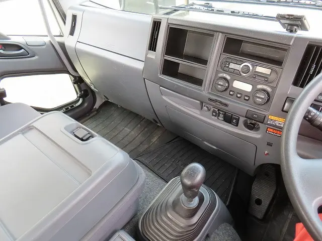 いすゞ フォワード 2RG-FRR90S2(2WD)の写真15