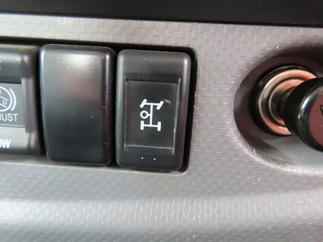 いすゞ フォワード 2RG-FRR90S2(2WD)の写真16