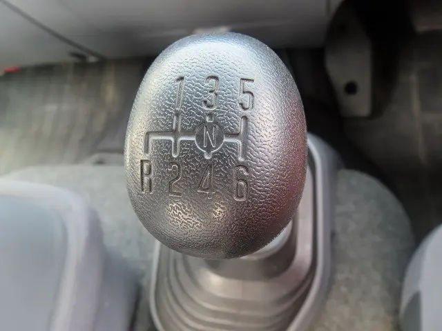 いすゞ フォワード 2RG-FRR90S2(2WD)の写真19