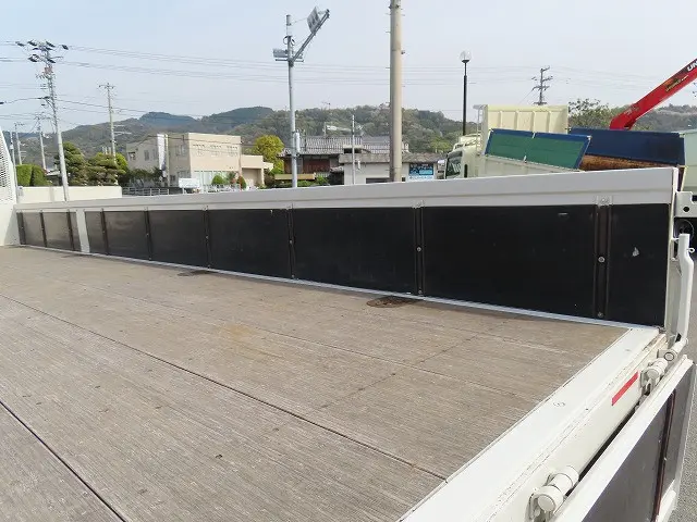 いすゞ フォワード 2RG-FRR90S2(2WD)の写真27