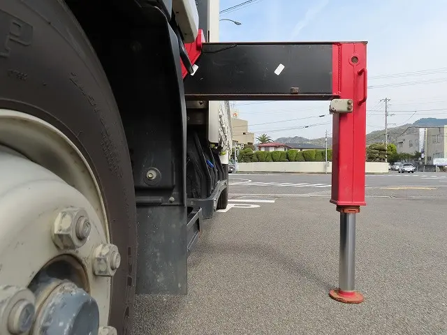 いすゞ フォワード 2RG-FRR90S2(2WD)の写真35