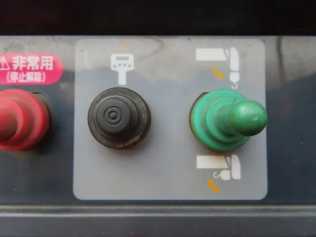 いすゞ フォワード 2RG-FRR90S2(2WD)の写真37