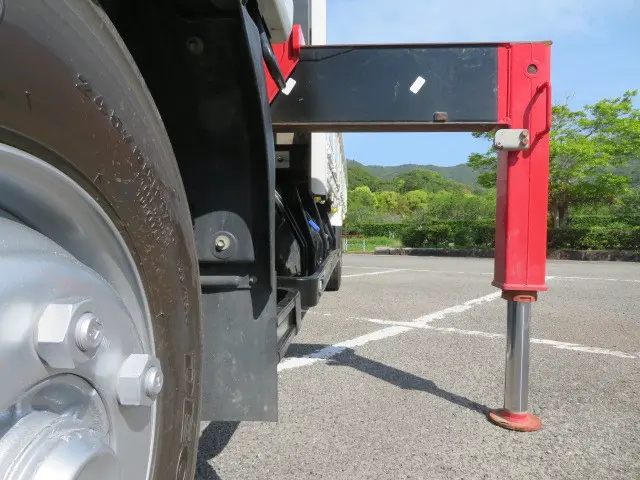 いすゞ フォワード 2RG-FRR90S2(2WD)の写真37