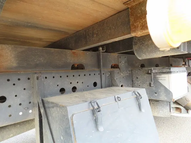 いすゞ フォワード 2RG-FRR90S2(2WD)の写真45