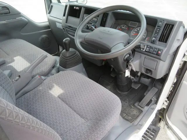 いすゞ エルフ TRG-NKR85A(2WD)の写真9