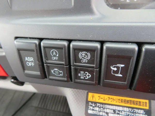 いすゞ エルフ TRG-NKR85A(2WD)の写真15