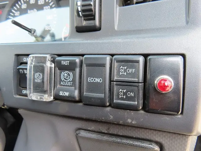 いすゞ エルフ TRG-NKR85A(2WD)の写真18