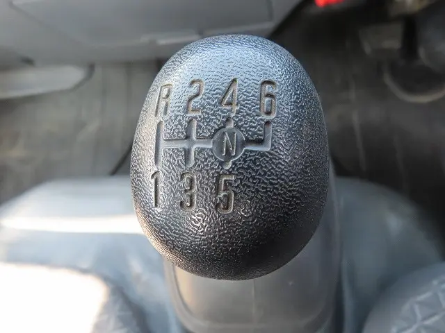 いすゞ エルフ TRG-NKR85A(2WD)の写真19