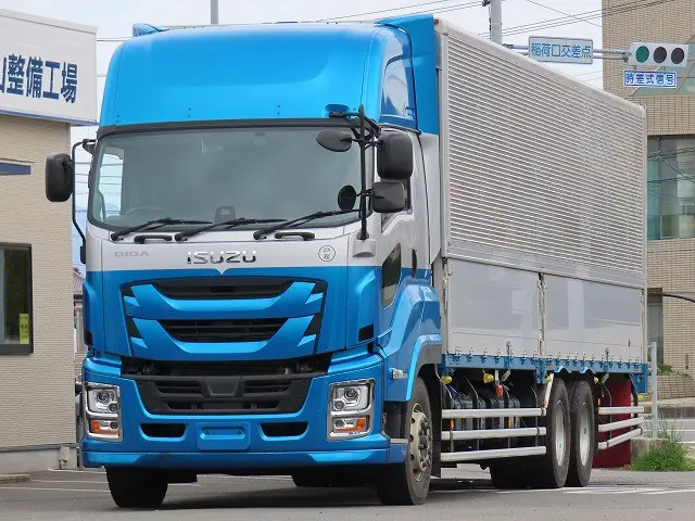 いすゞ ギガ 2PG-CYL77C(6x2)の写真2