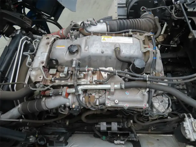 いすゞ ギガ 2PG-CYL77C(6x2)の写真5