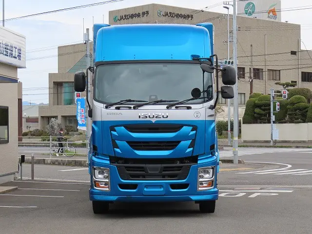いすゞ ギガ 2PG-CYL77C(6x2)の写真6