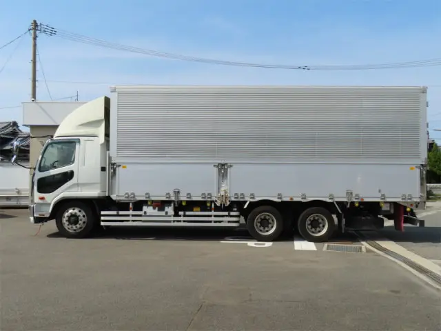 三菱 ファイター 2DG-FQ62F(6x4)の写真4