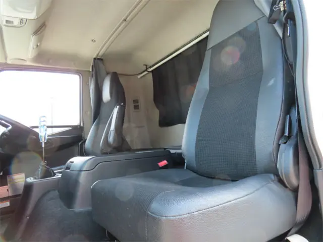 三菱 ファイター 2DG-FQ62F(6x4)の写真11