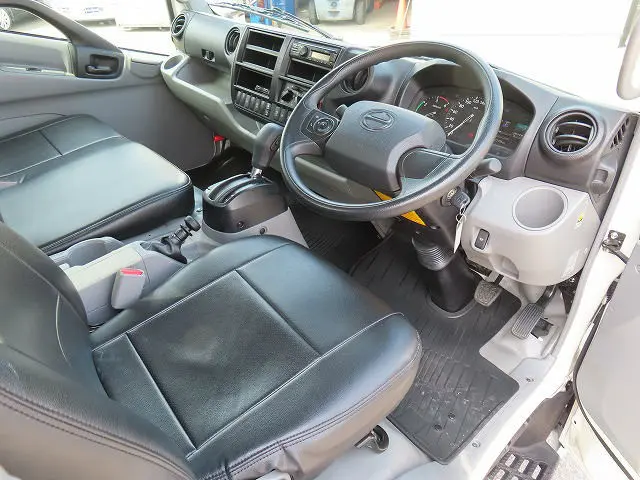 日野 デュトロ 2RG-XZU712M(2WD)の写真9