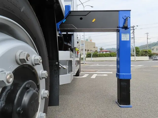 三菱 ファイター 2DG-FQ62F(6x4)の写真36