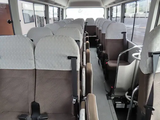 トヨタ コースター 2DG-XZB70(2WD)の写真18