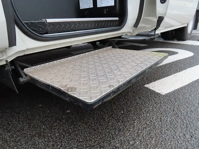 トヨタ コースター 2DG-XZB70(2WD)の写真25