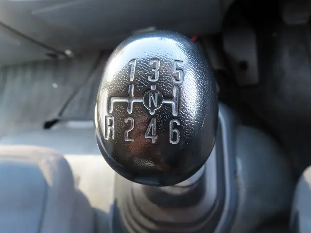 いすゞ フォワード LPG-FTR90S2(2WD)の写真17