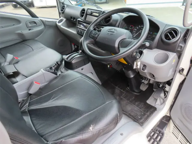 日野 デュトロ 2RG-XZU605M(2WD)の写真9