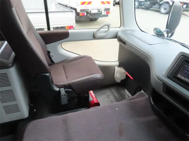 トヨタ コースター SDG-XZB70(2WD)の写真14