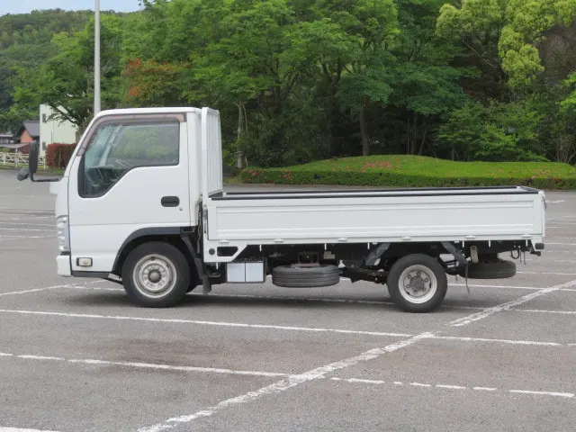 いすゞ エルフ TKG-NHR85A(2WD)の写真4