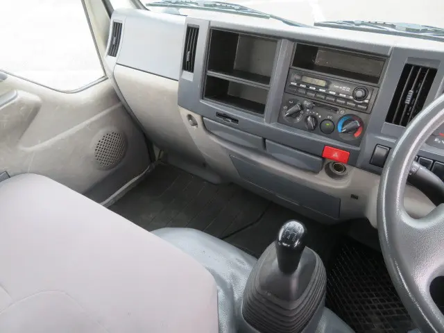 いすゞ エルフ TKG-NHR85A(2WD)の写真15
